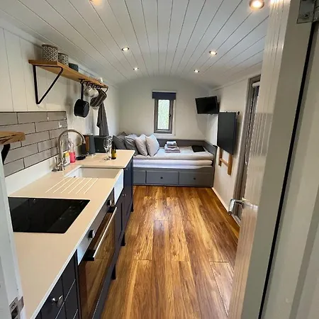 Luxury Shepherds Hut - The Moorhen By The * York