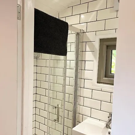 Luxury Shepherds Hut - The Moorhen By The * York