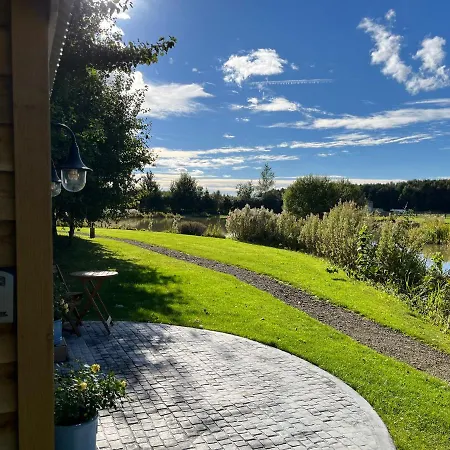 Luxury Shepherds Hut - The Moorhen By The אתר קמפינג *